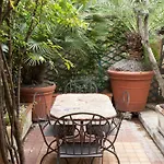 Wprelais Palm Fronds 아파트
