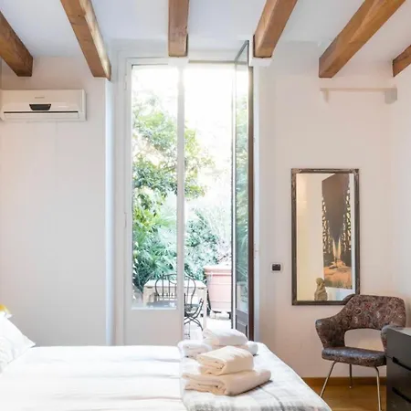 Wprelais Palm Fronds Apartment